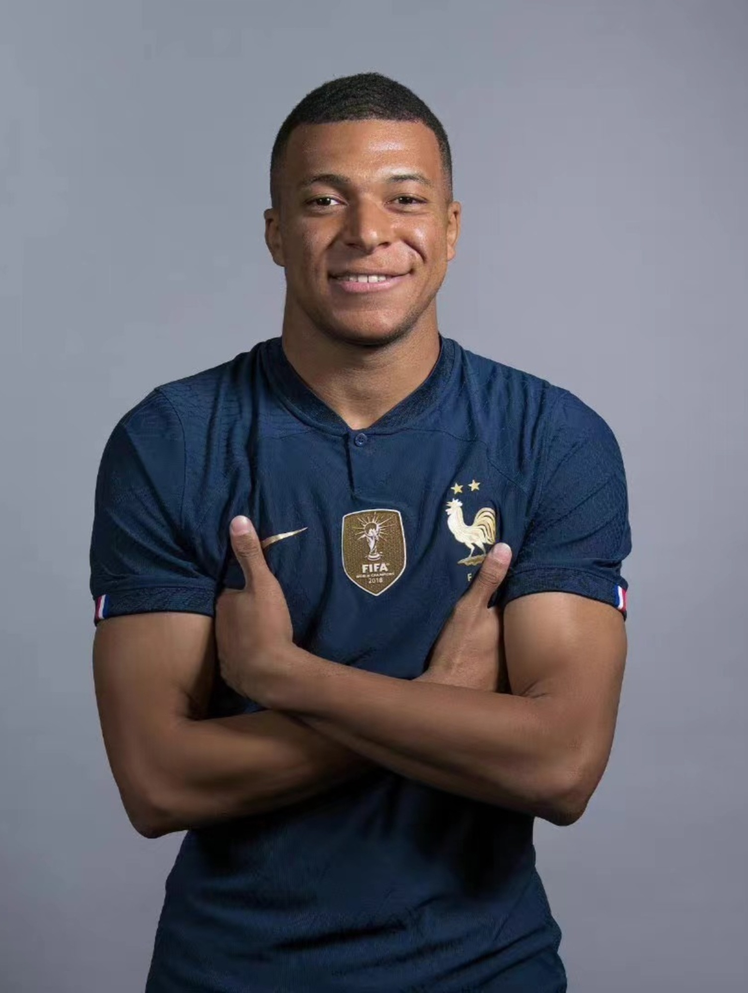 栾利程滑翔劈扣领衔CBA第十轮五佳球