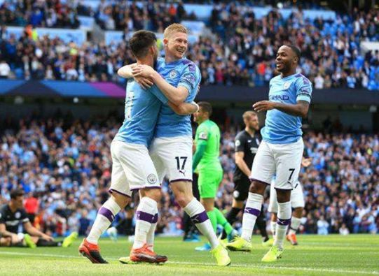 NBA-湖人VS老鹰 詹姆斯单臂爆扣