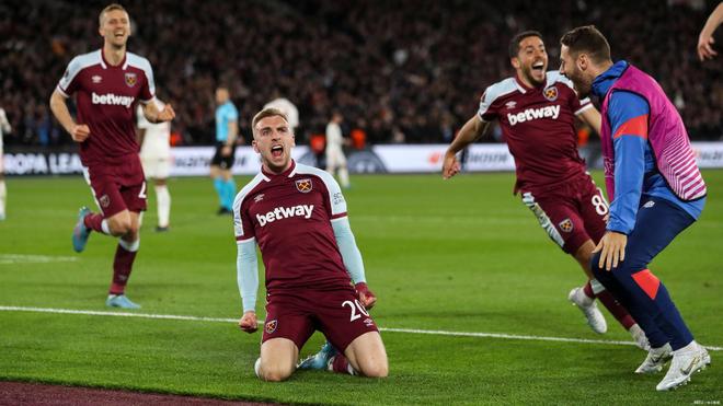 勇士主场惊险取胜！120-113力克雄鹿，谁才是这场胜利的关键？