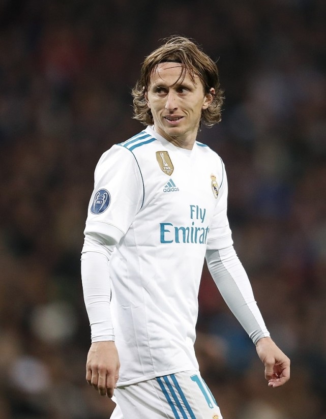 胜广东更衣室！卢伟赞3将强调团结，领导直指别膨胀，氛围感拉满